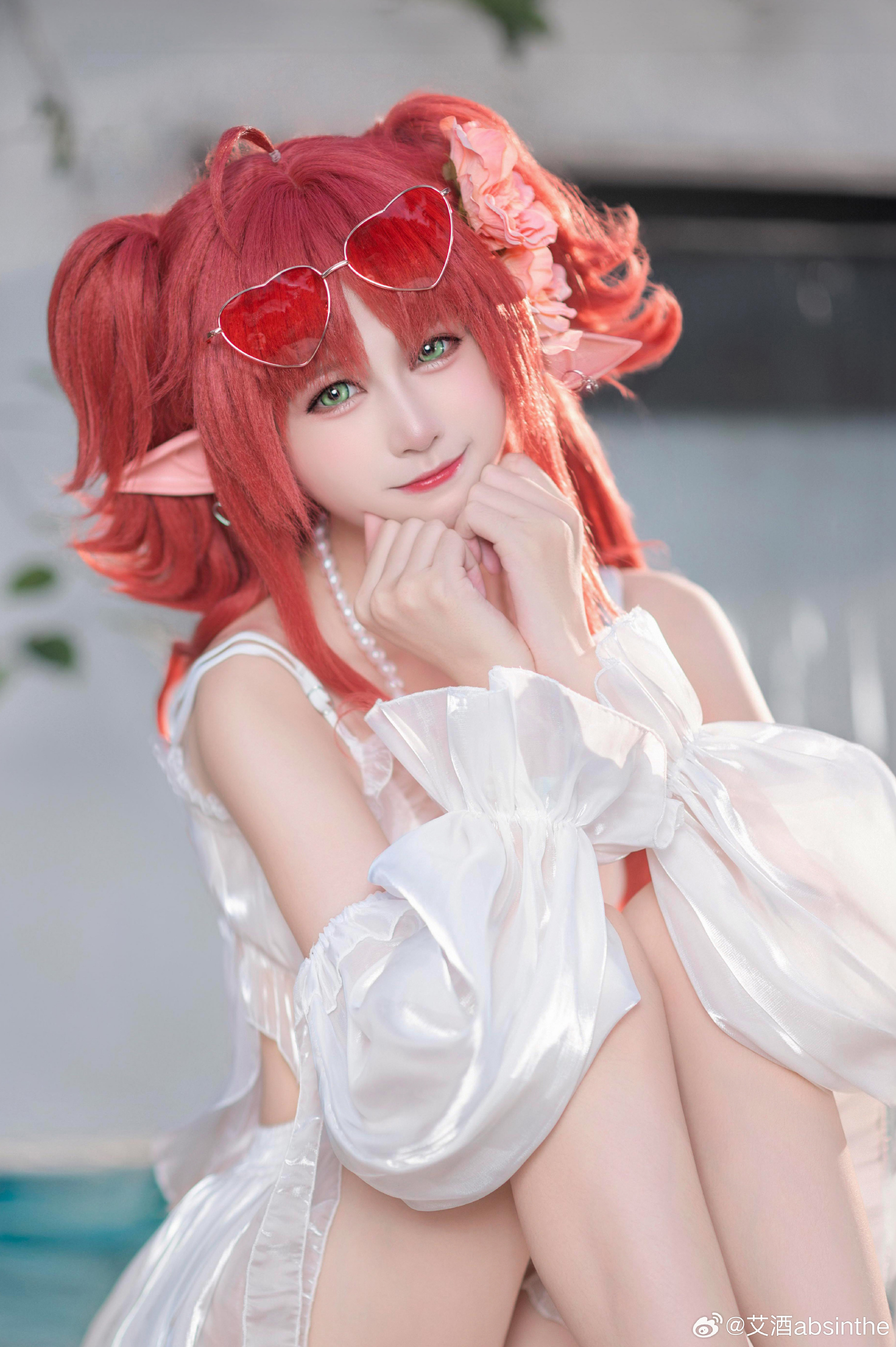 夏日绝美 cosplay 泳装，让你成为海滩焦点