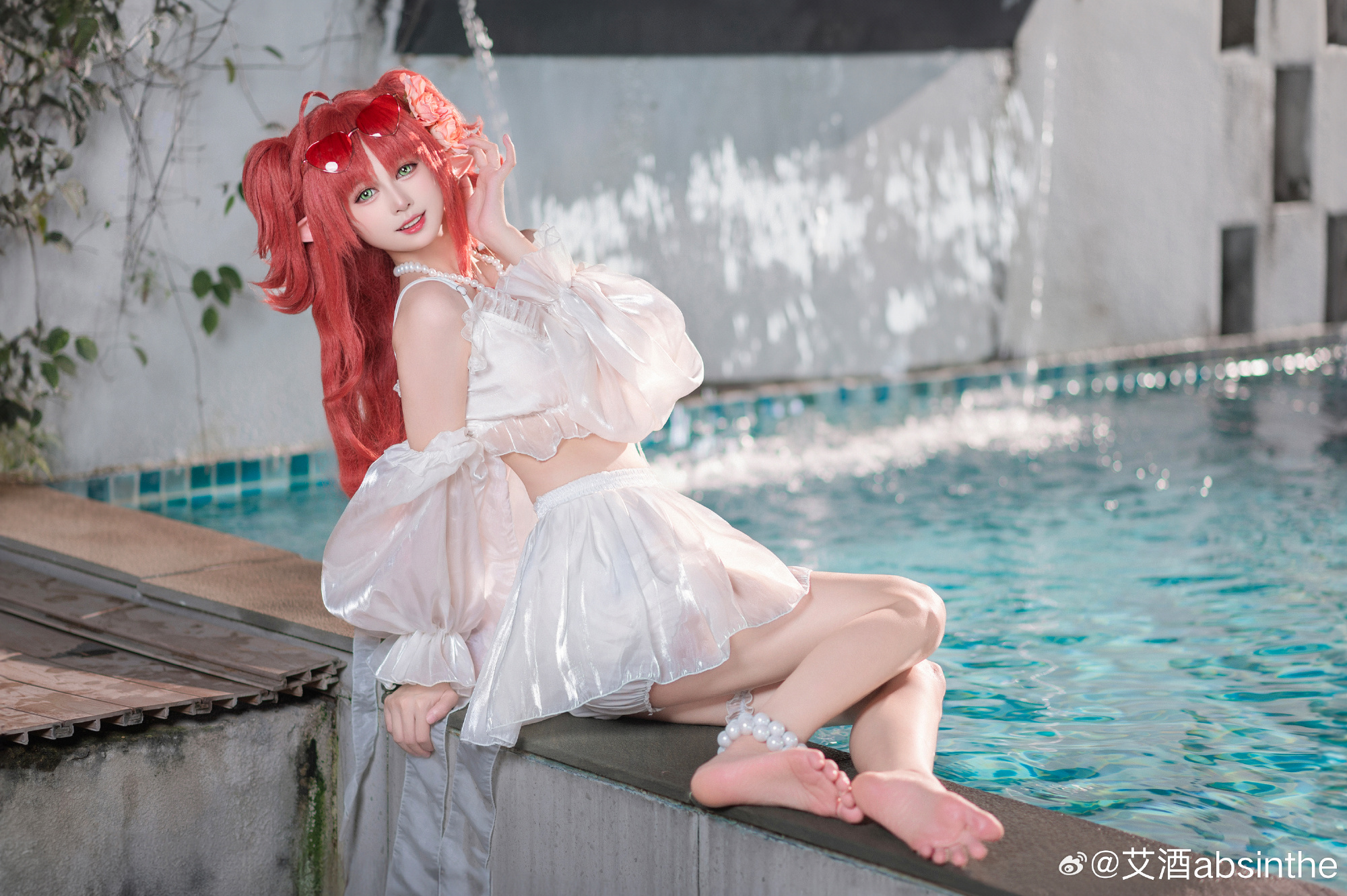 夏日绝美 cosplay 泳装，让你成为海滩焦点